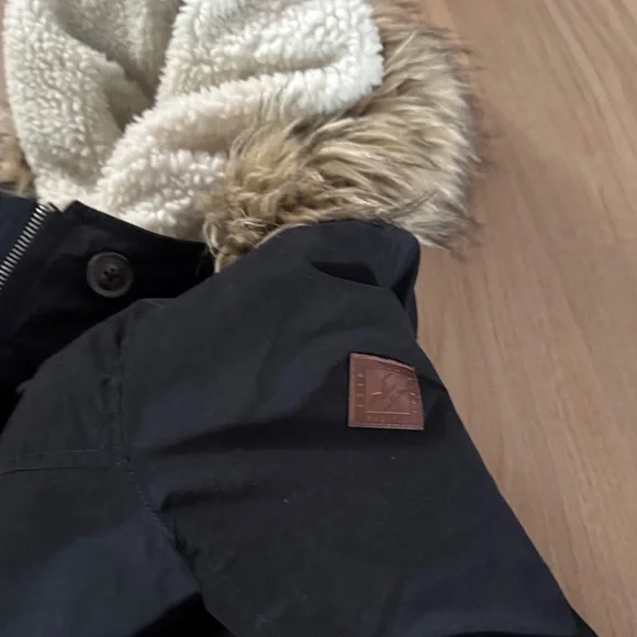 Hollister Black Utility Jacket with Cream Sherpa Lining - Picture 4 of 6